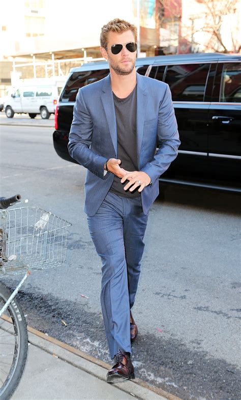 chris hemsworth summer suit.